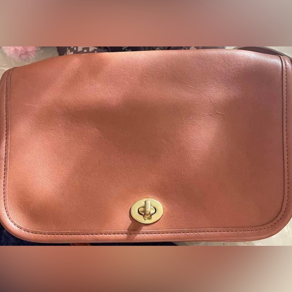 Coach Vintage Pocket Purse British Tan - Style 9755 - Excellent Condition